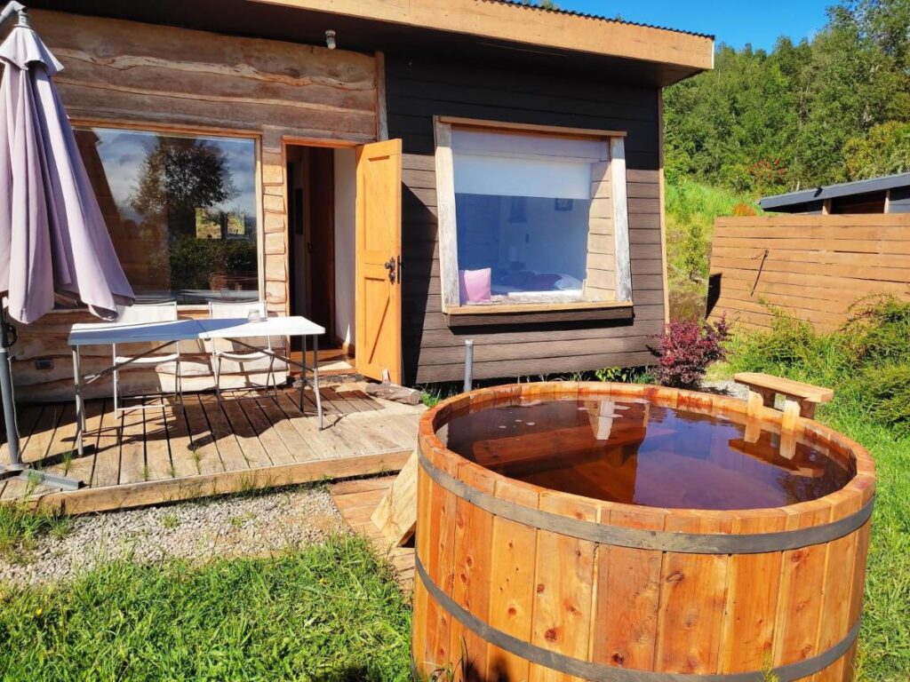 Tiny cabin with thermal hot tub in Pucon Chile